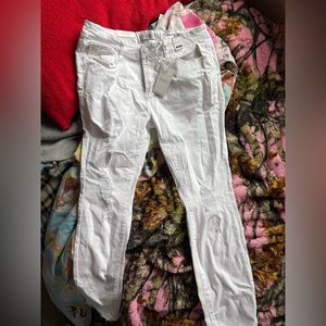 NWT white Judy blue jeans